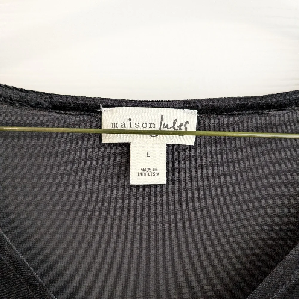 3/$10 NWT Maison Jules Black Velvet Bodysuit - Picture 2 of 4